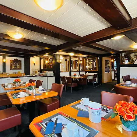 호텔 Hotel-restaurant Zum Dorfkrug