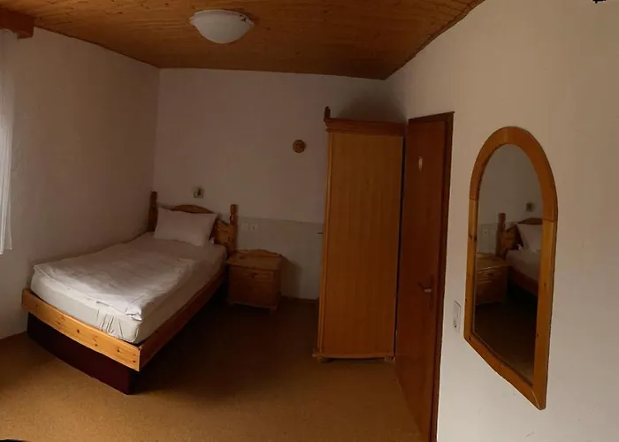 Hotel Hotel-restaurant Zum Dorfkrug Lehre